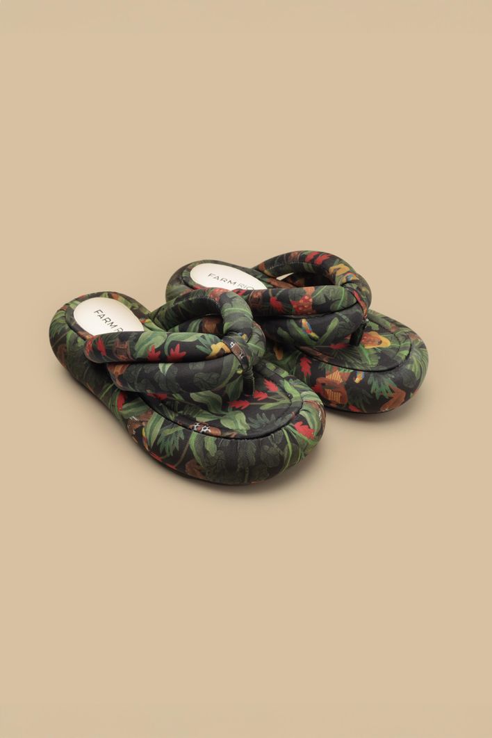 Chanclas con Plataforma Plana y Estampado Katita