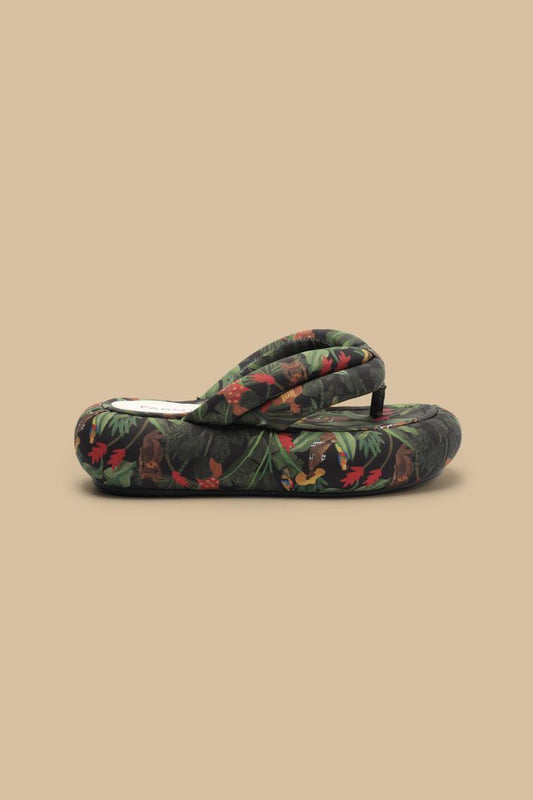 Chanclas con Plataforma Plana y Estampado Katita